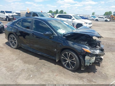 TOYOTA CAMRY 2020