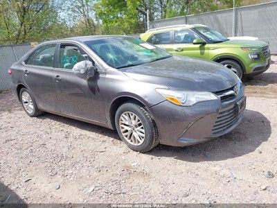 TOYOTA CAMRY 2016