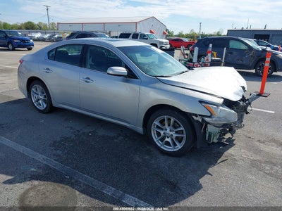 NISSAN MAXIMA 2010