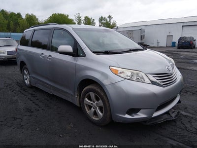 TOYOTA SIENNA 2017
