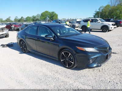 TOYOTA CAMRY 2018