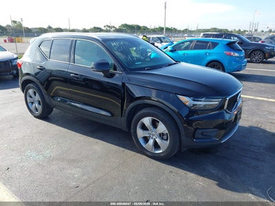 VOLVO XC40 2021