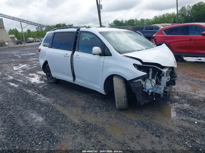 TOYOTA SIENNA 2015