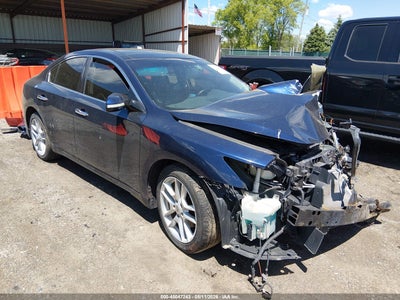 NISSAN MAXIMA 2010