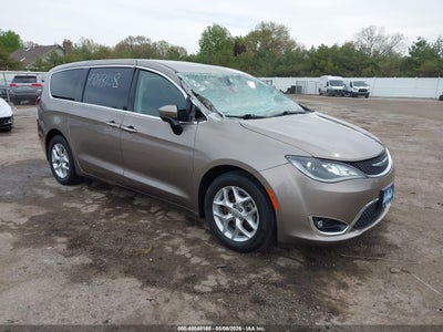 CHRYSLER PACIFICA 2017