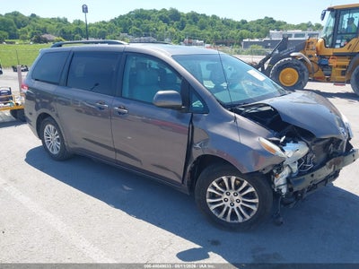 TOYOTA SIENNA 2012