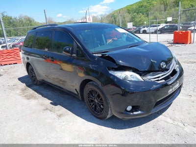 TOYOTA SIENNA 2011