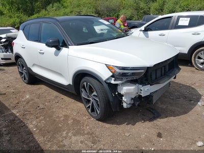 VOLVO XC40 2020