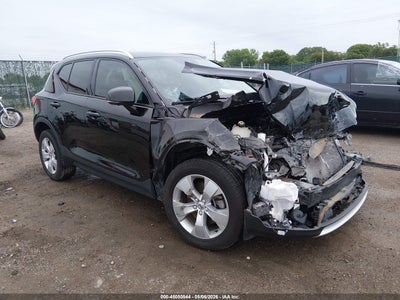 VOLVO XC40 2022
