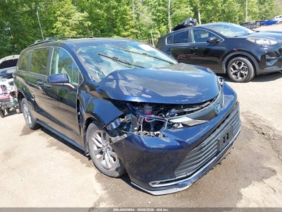 TOYOTA SIENNA 2023