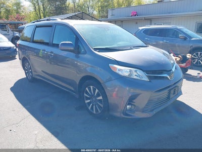 TOYOTA SIENNA 2018
