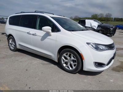 CHRYSLER PACIFICA 2017