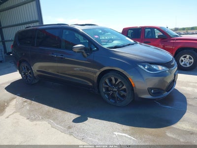 CHRYSLER PACIFICA 2018
