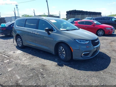 CHRYSLER PACIFICA HYBRID 2025