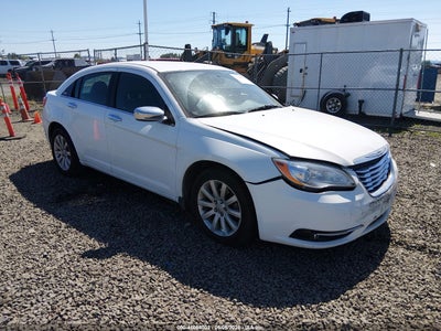 CHRYSLER 200 2013