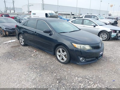 TOYOTA CAMRY 2014