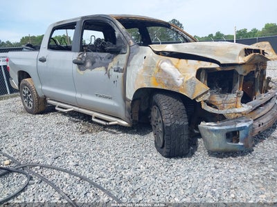 TOYOTA TUNDRA 2018