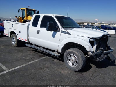 FORD F-350 CHASSIS 2015