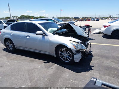 INFINITI Q40 2015