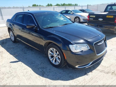 CHRYSLER 300 2015