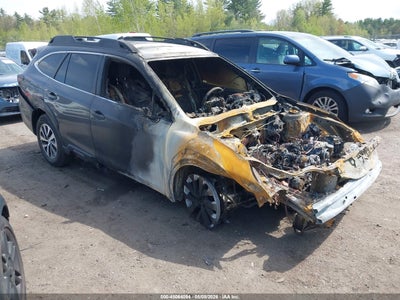 SUBARU OUTBACK 2025