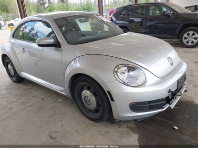 VOLKSWAGEN BEETLE 2013