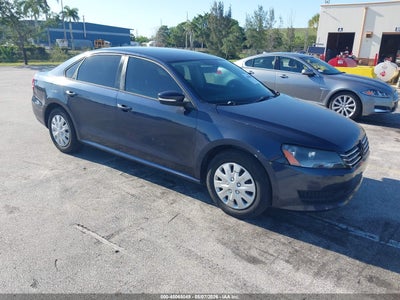 VOLKSWAGEN PASSAT 2013