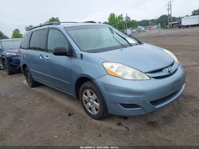 TOYOTA SIENNA 2010