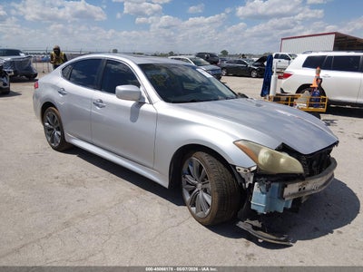 INFINITI M37 2011