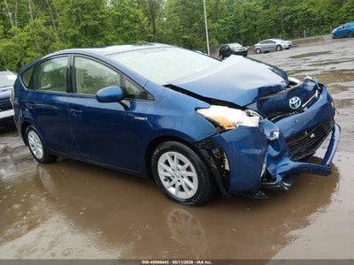 TOYOTA PRIUS V 2013