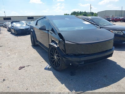 TESLA CYBERTRUCK 2024