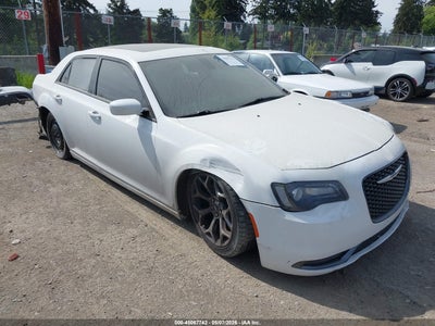 CHRYSLER 300 2015
