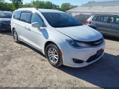 CHRYSLER PACIFICA 2018