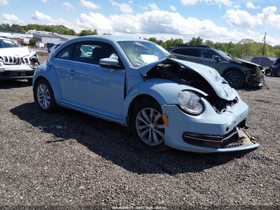 VOLKSWAGEN BEETLE 2013