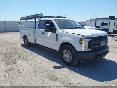 FORD F-350 CHASSIS 2019