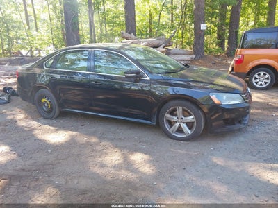 VOLKSWAGEN PASSAT 2012