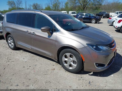 CHRYSLER PACIFICA 2017