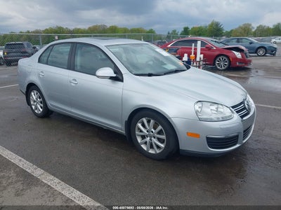 VOLKSWAGEN JETTA 2010