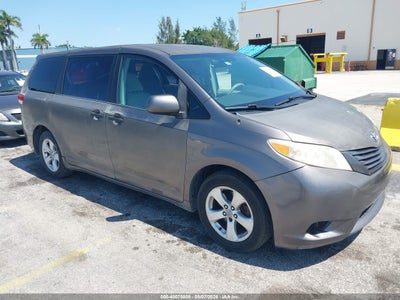 TOYOTA SIENNA 2012