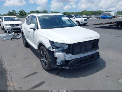 VOLVO XC40 2025