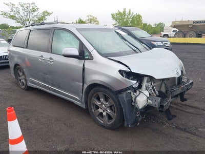 TOYOTA SIENNA 2017