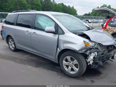 TOYOTA SIENNA 2015