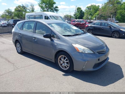 TOYOTA PRIUS V 2014