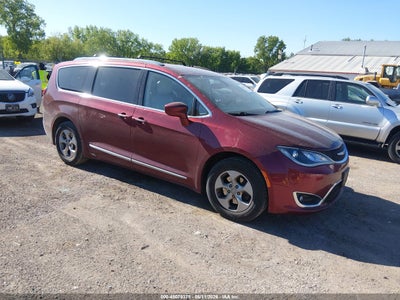 CHRYSLER PACIFICA 2017