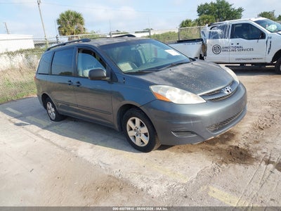 TOYOTA SIENNA 2010