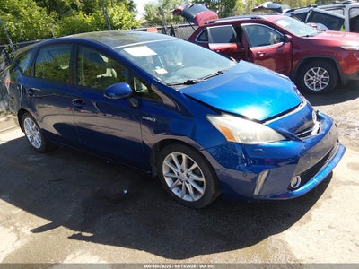 TOYOTA PRIUS V 2013