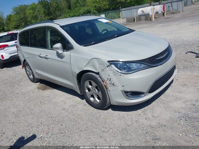 CHRYSLER PACIFICA 2017