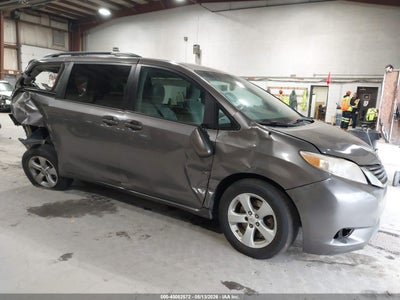 TOYOTA SIENNA 2013