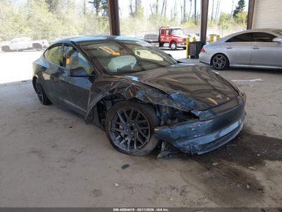 TESLA MODEL 3 2025