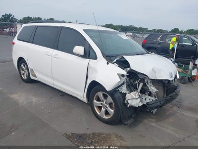 TOYOTA SIENNA 2013